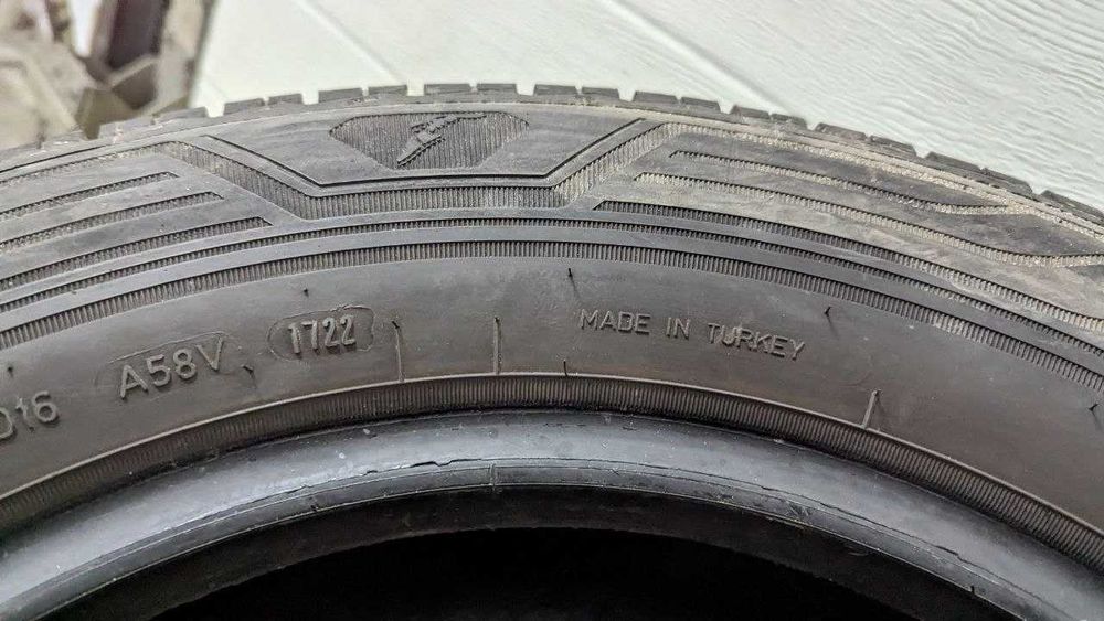 Шини 215/65 R15C 104/102T GoodYear Vector 4 Seasons Cargo