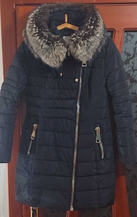 Жіноче коротке пальто