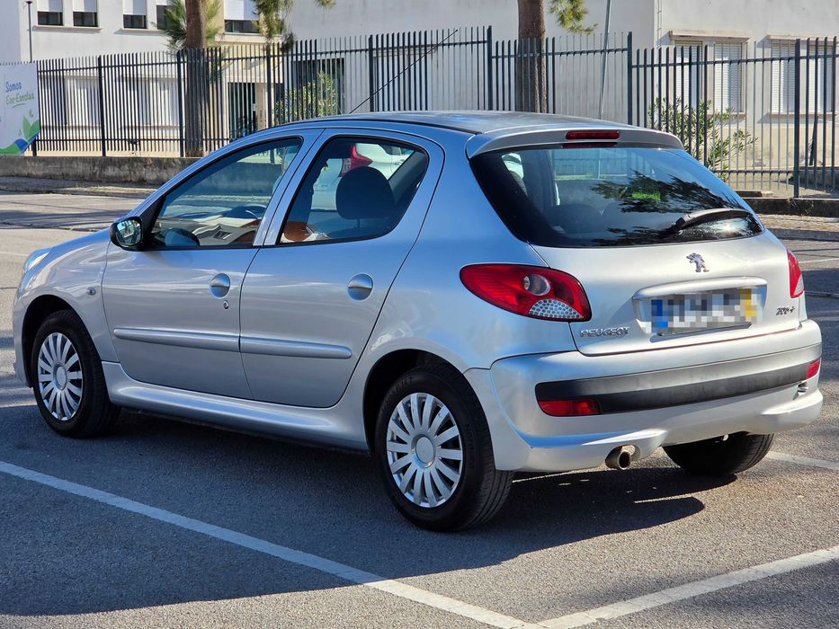 Peugeot 206+ 1.1 Trendy — photo 2