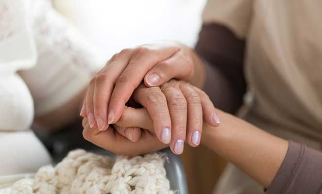 Cuidadora/ companhia de idosos ou crianças