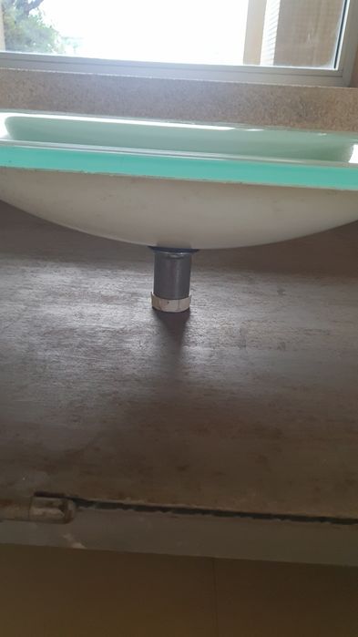 Lavatório em vidro
