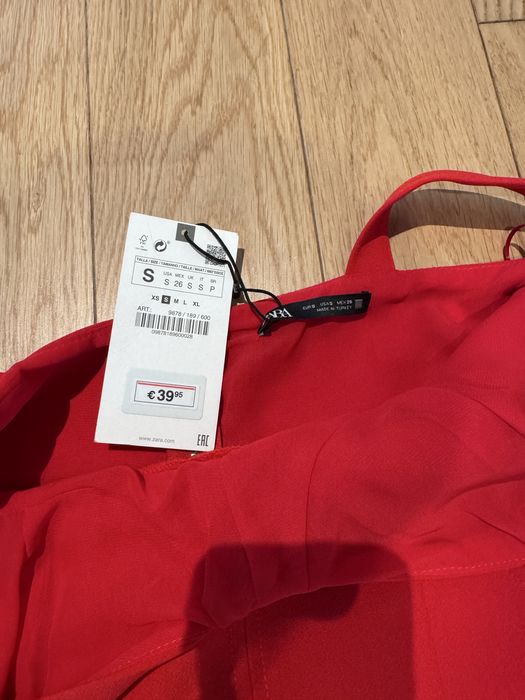 Vestido Zara com etiqueta