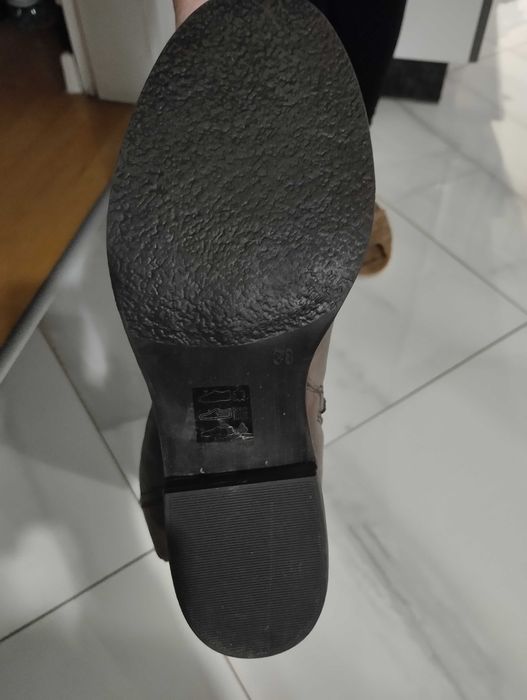 Sprzedam kozaki damskie