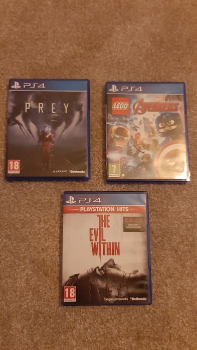 Vendo jogos ps4 pouco usados.