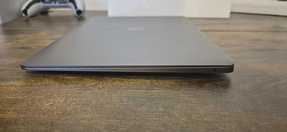 Macbook Air a2337  258GB / 8