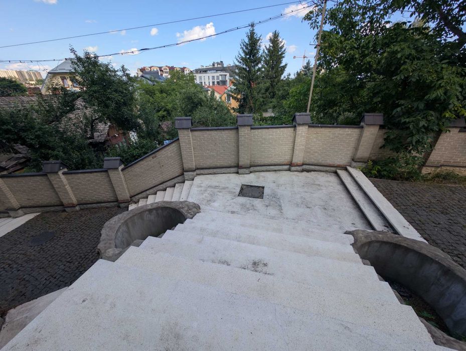 Продаж готелю 1343 м² навпроти «Женеви» | Трускавець, вул. Суховоля