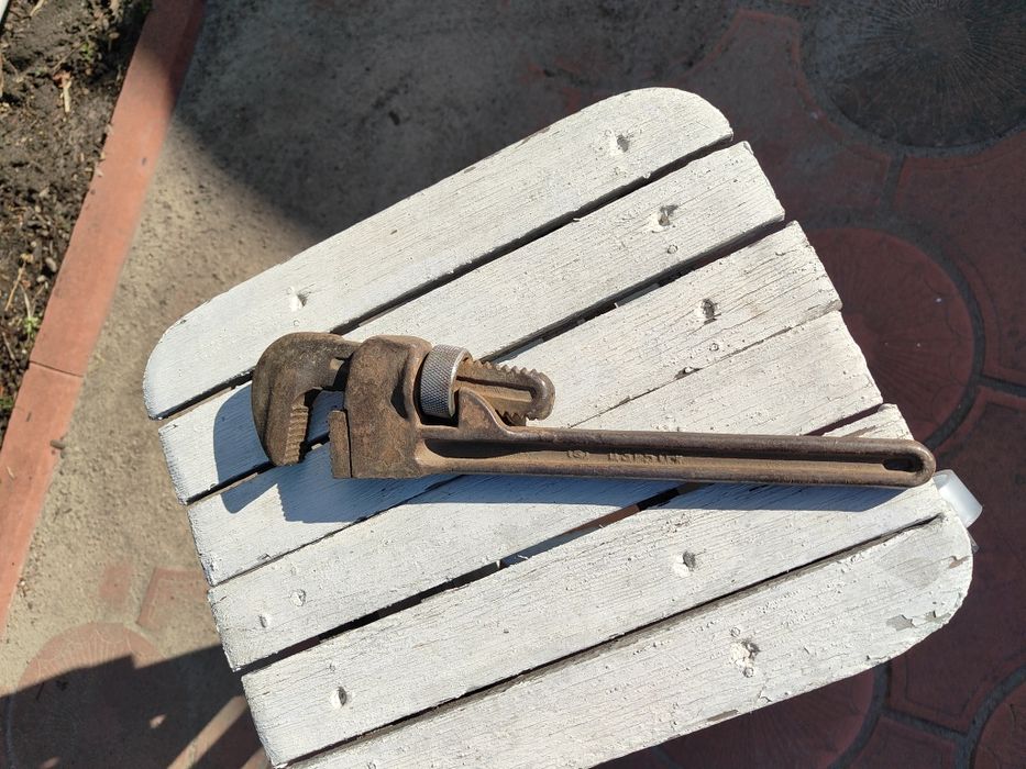 Продам разводной ключ, б/у