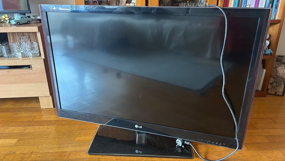 Tv LG avariada para peças