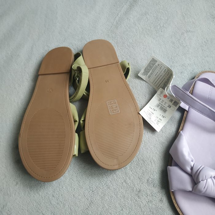 Nowe oliwkowe sandałki Reserved 39