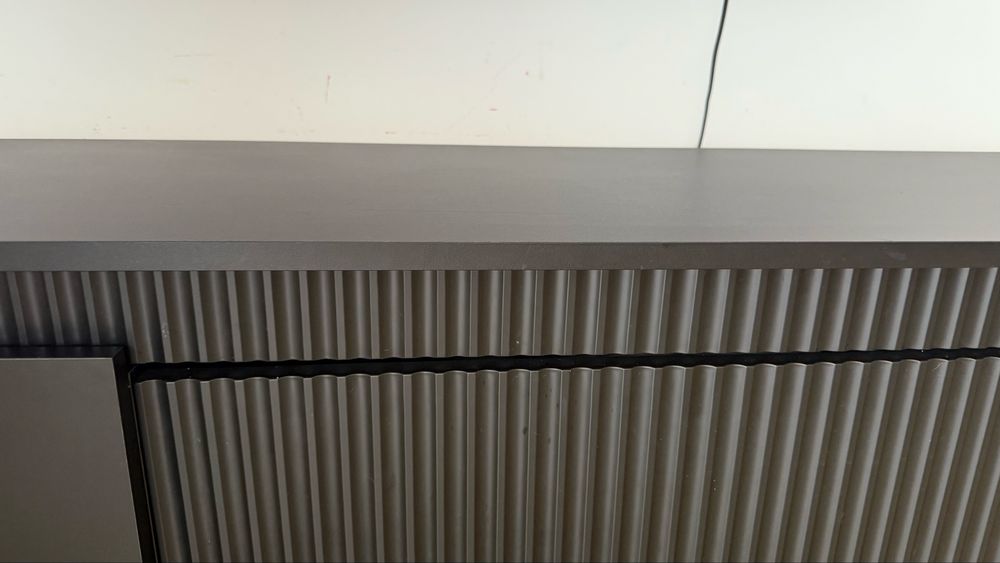 Szafka RTV Sesley 200 cm Ryflowana