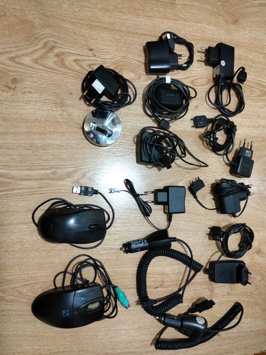 Зарядки до кнопочних телефонів