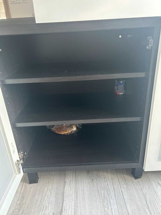 sprzedam małą komodę