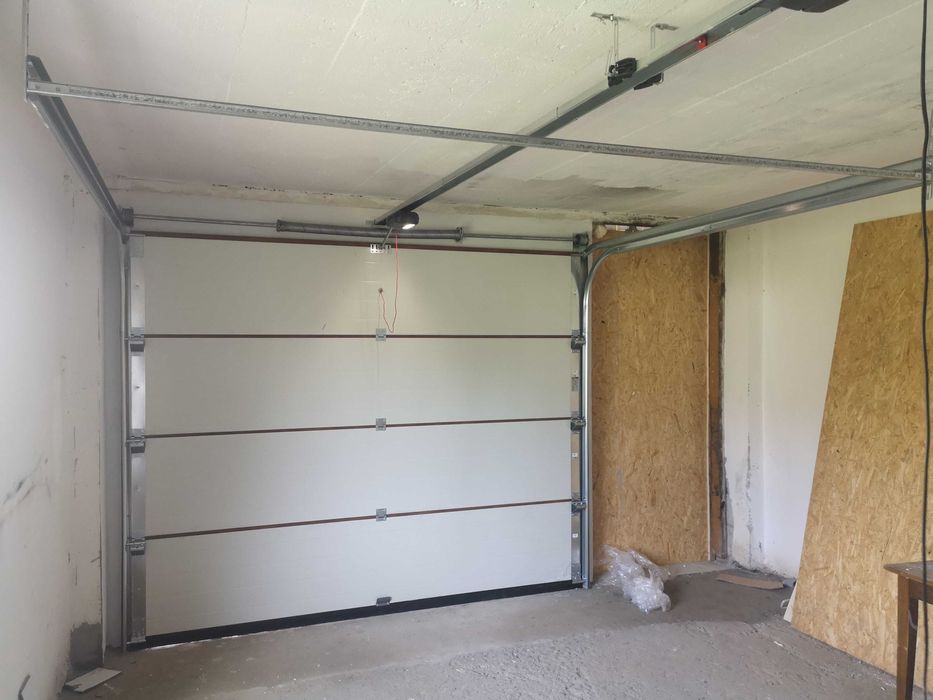 Brama FAKRO Winchester 3000x2125 z napędem garażowa segmentow