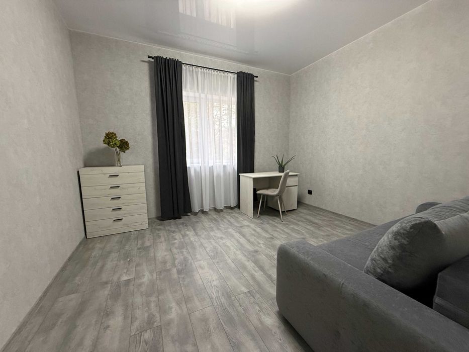 Оренда Тауну в комплексі, М Лісова, Лівий берег, ГЕНЕРАТОР БЕЗ КОМІСІІ