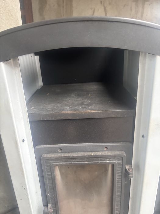 Камін , піч , домашній камін