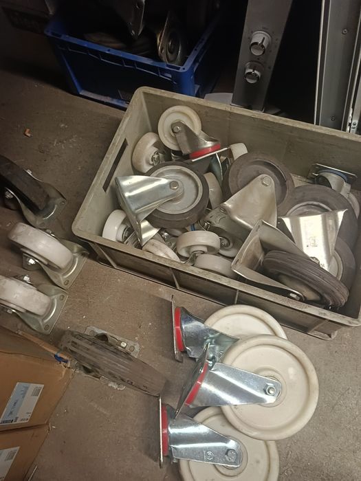 Koła do wózków przemysłowych.