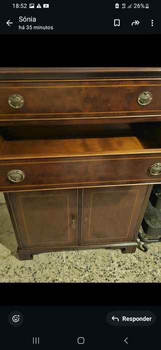 Cómoda com três gavetas