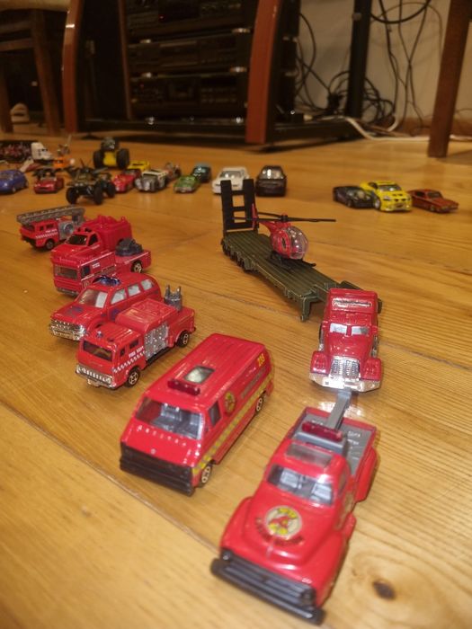 Zestaw aut Hotwells straż resoraki