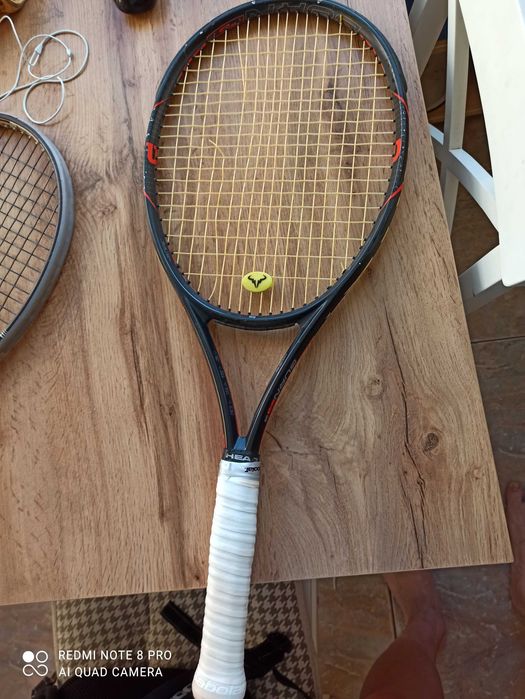 перетяжка тенісних ракеток та ракеток для сквоша і бадмінтону
