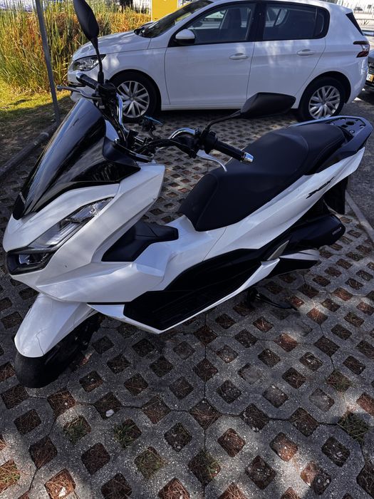Honda Pcx 2024.