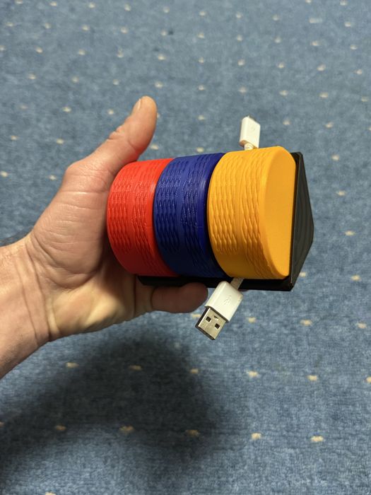 Эргономичный органайзер для кабелей с подставкой