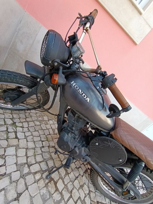 Mota Honda CG Scrambler 125 personalizada