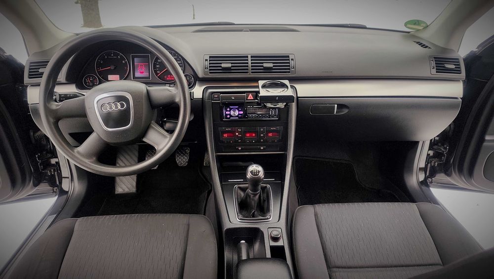 Audi A4 в B7 кузові. 2006р 1.6Mpi розмитнений клімат!