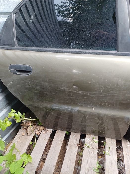 Продам двері на LANOS