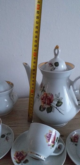 Serwis porcelanowy sygnowany.
