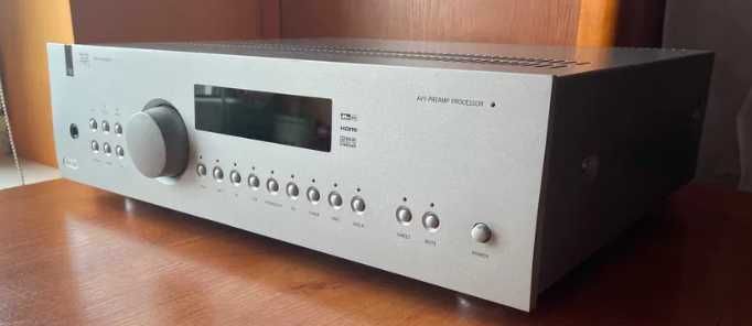Arcam FMJ AV9 Silver é um pré-amplificador e processador de som e imagem