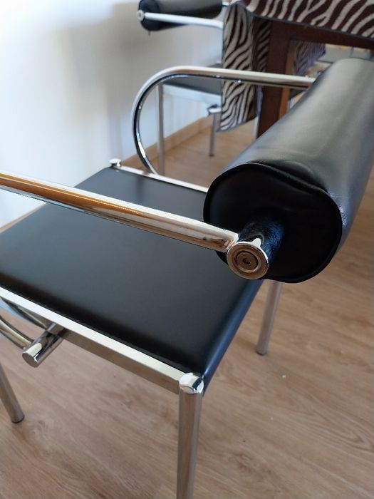 cadeiras de sala de jantar estrutura metal e napa preta - de 1 a 6 cadeiras