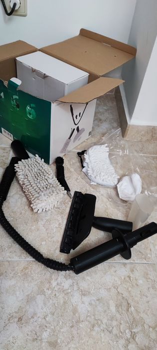 Máquina de limpeza a vapor com várias acessórios