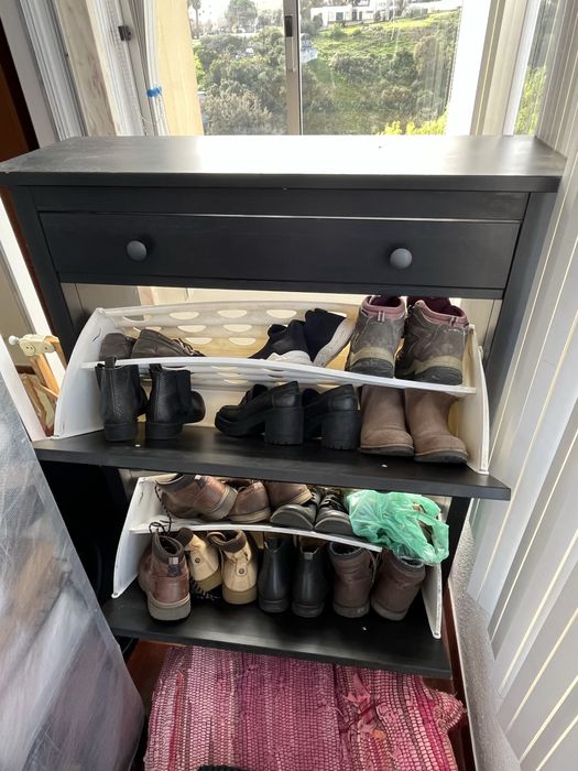 Sapateira preta Hemnes