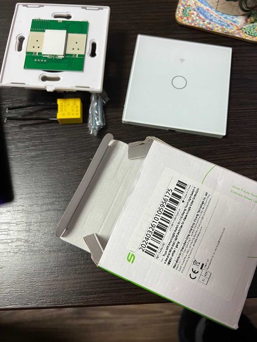 Сенсорний WiFi вимикач Tuya