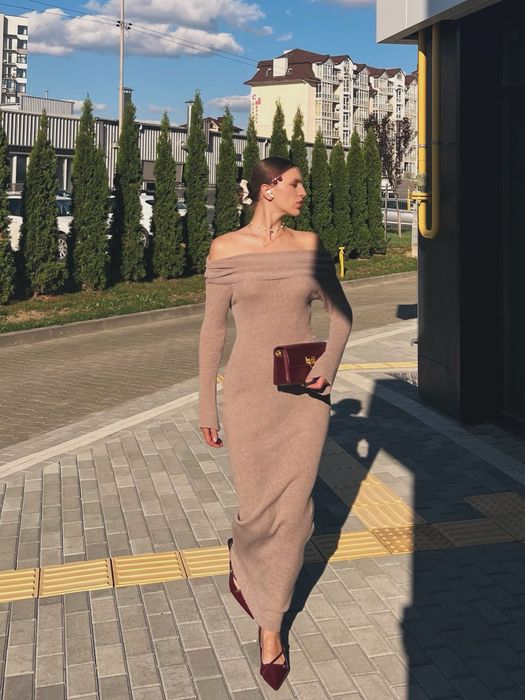 Трикотажна сукня максі PrettyLittleThing
