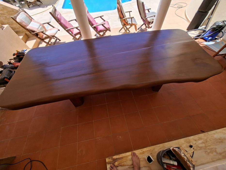Vendo mesa rústica em madeira maciça original do Brasil