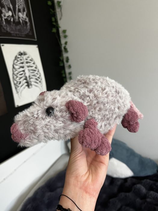 Szydełkowany szary szczurek crochet rat