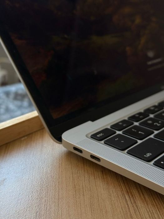 MacBook Air M1 (2020) | 8 GB RAM | 256 GB SSD | Bardzo dobry stan