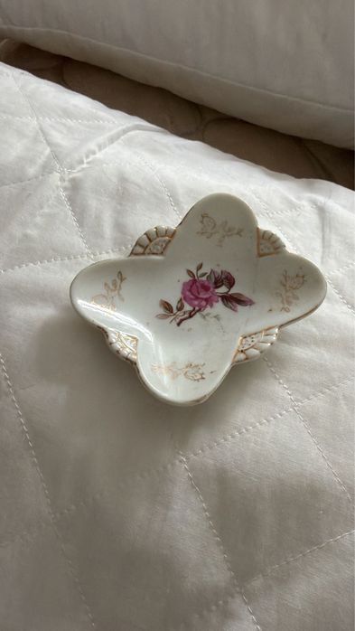 Varias caixas de porcelana