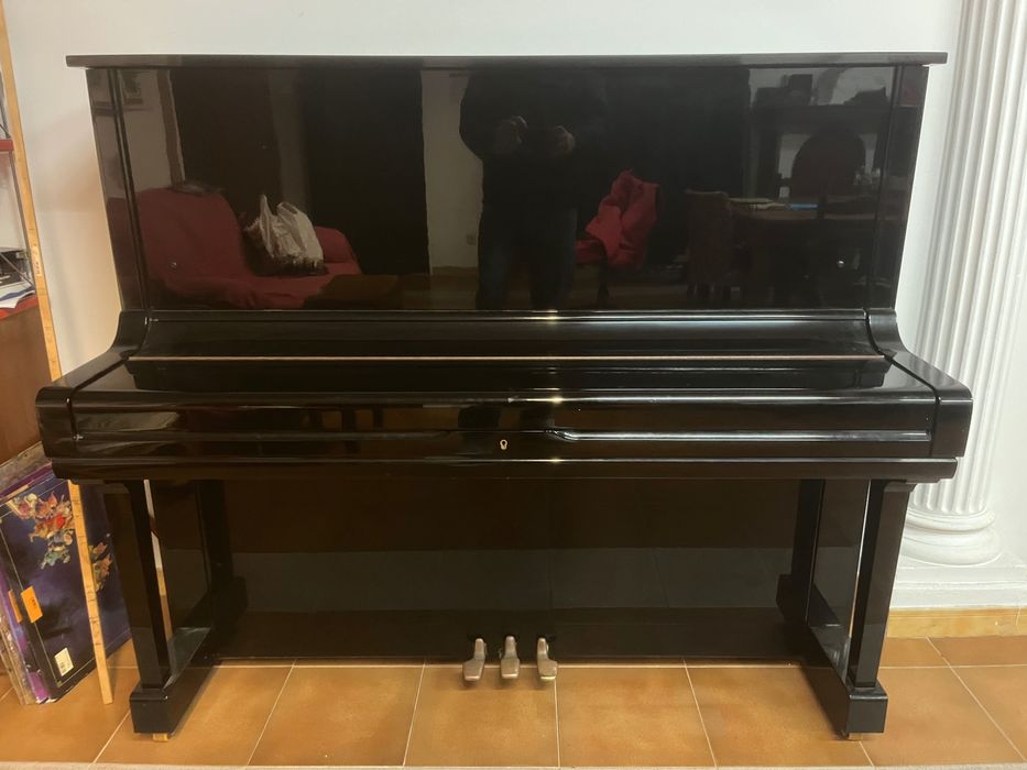 Yamaha U3 – Piano Vertical Profissional – Excelente Estado