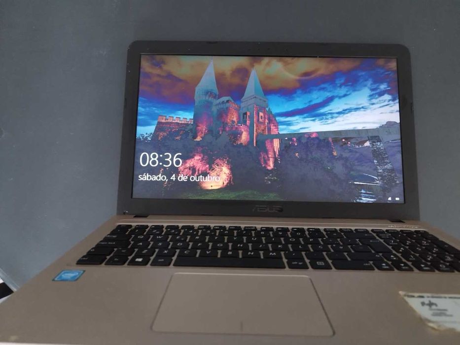 Portátil ASUS - A540SA