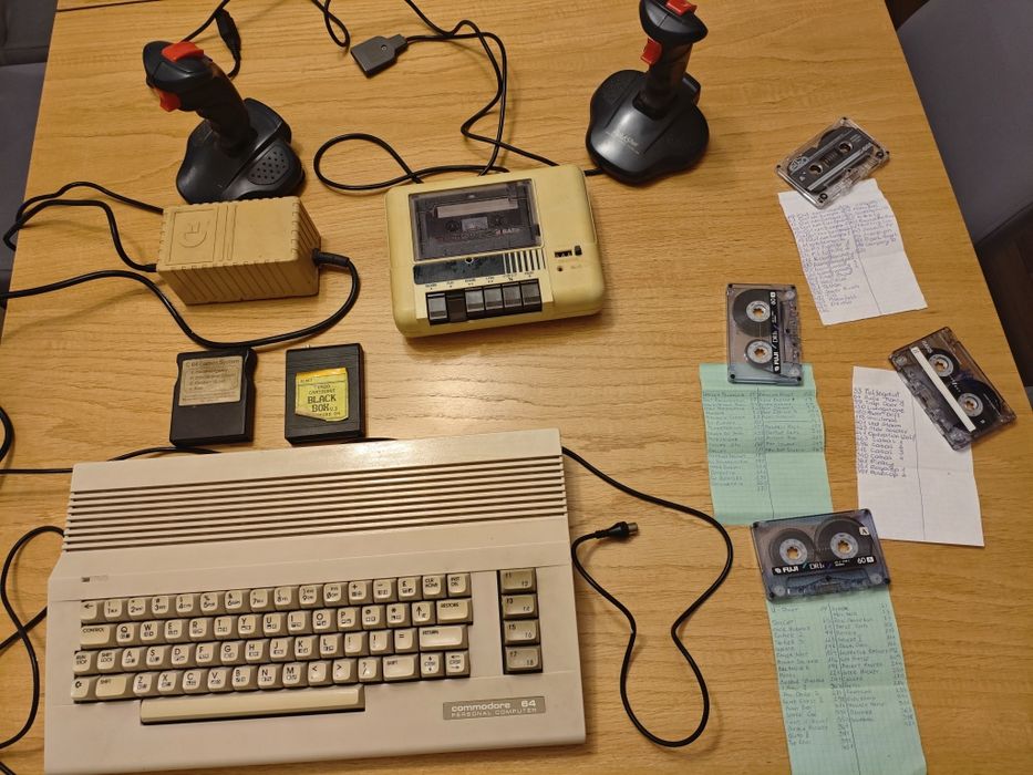 Sprzedam zestaw Commodore C64