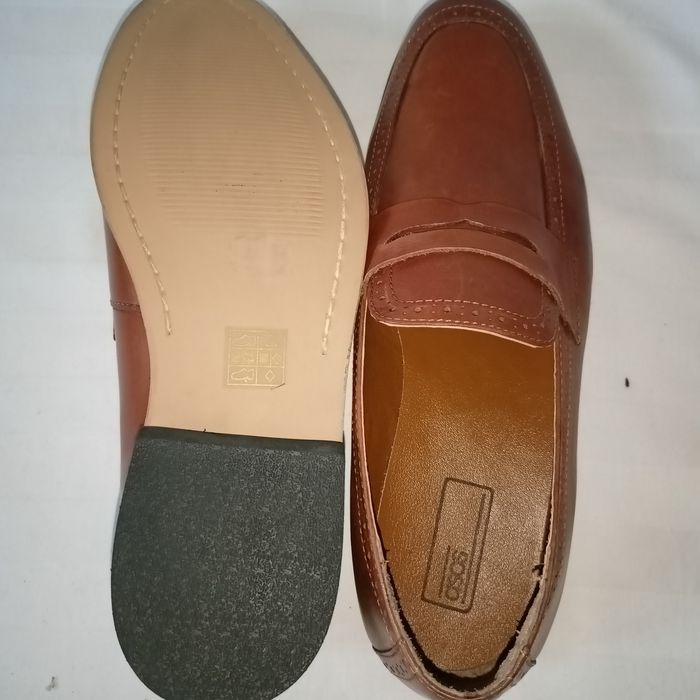ASOS roz. 43 / 9/ - dł. wkł. 28cm- skóra- nowe
