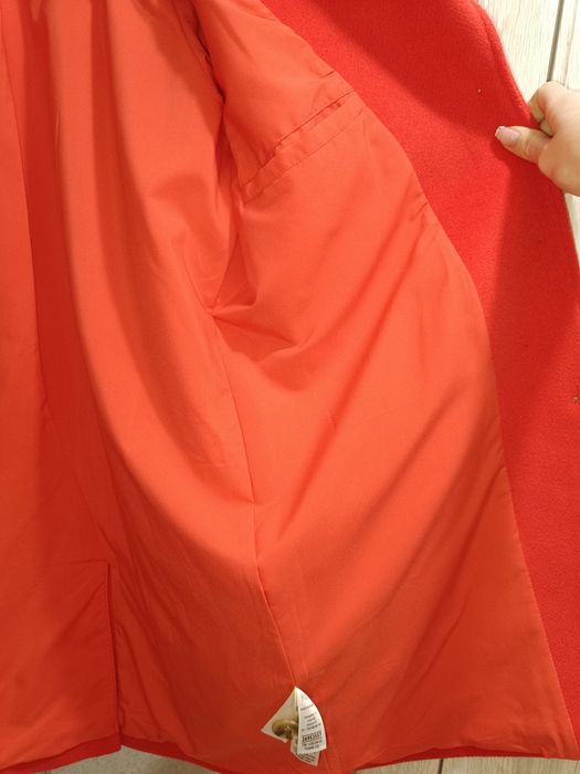 пальто жіноче червоне