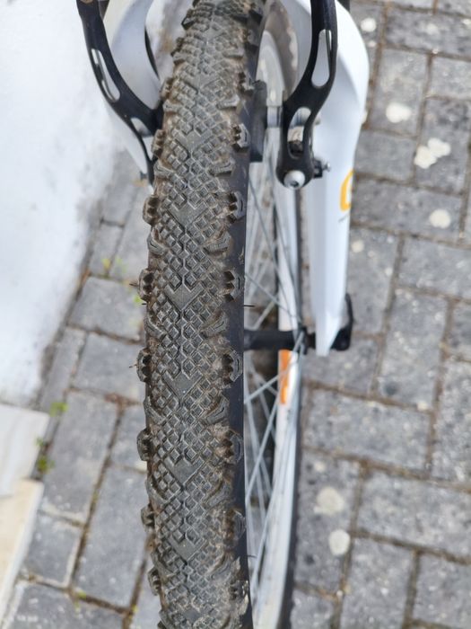 Bicicleta B'Twin Rockrider 5.1  como nova