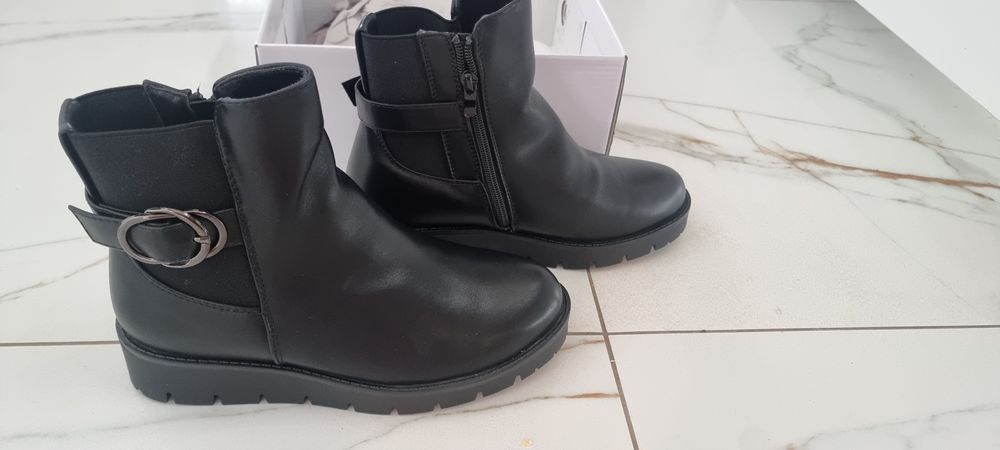 Nowe skórzane ocieplane botki 38