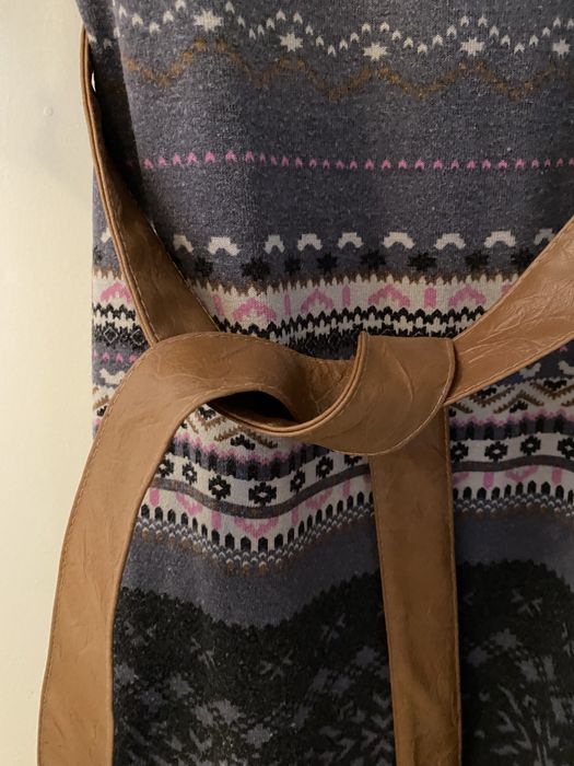 Piękna sukienka rozm. 36 beż