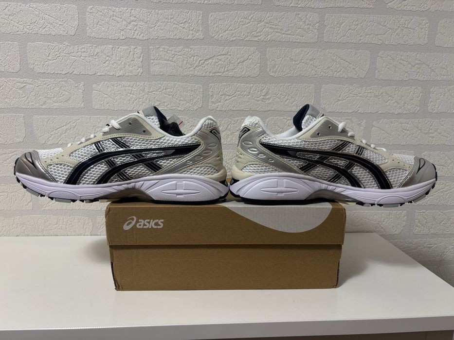 ASICS Gel-Kayano 14. Rozmiar 44