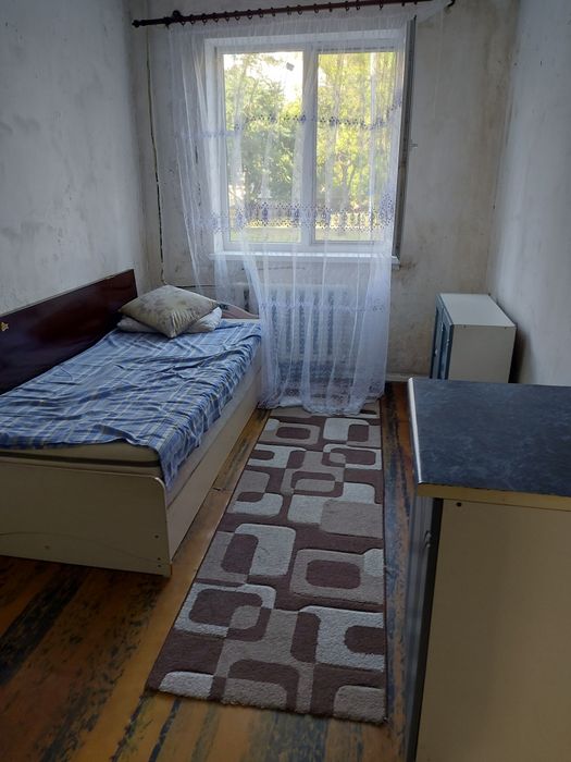 Продам 3х кімнатну квартиру на першому поверсі