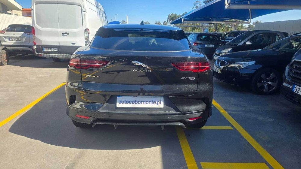 Jaguar I-Pace EV400 AWD   -   Salvado